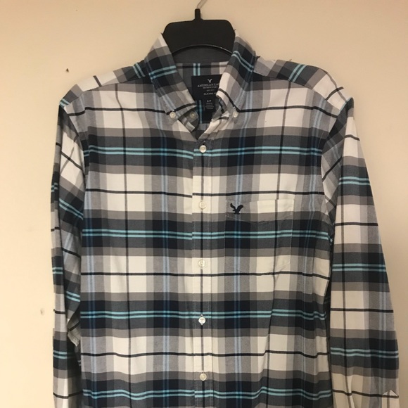 ✈️🗺🎽 Classic Fit Blue Plaid Button Down - Picture 4 of 5